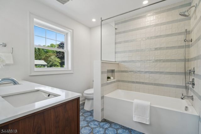 31 Verona Rd, New Providence Boro, NJ 07974
