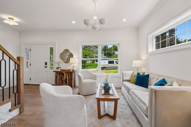 31 Verona Rd, New Providence Boro, NJ 07974