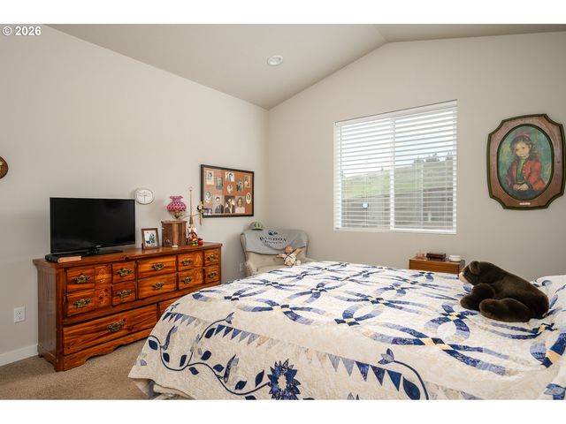2688 Ne CURRIN CREEK Dr, Estacada, OR 97023