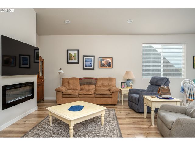 2688 Ne CURRIN CREEK Dr, Estacada, OR 97023