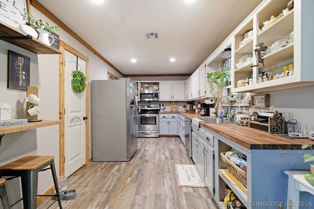 14702 S 334th East Avenue, Coweta, OK 74429