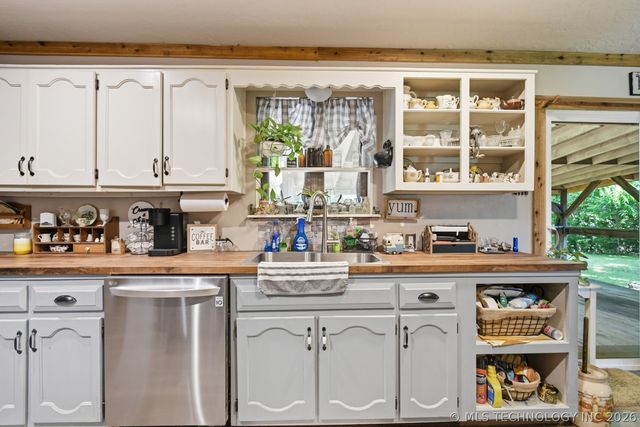 14702 S 334th East Avenue, Coweta, OK 74429