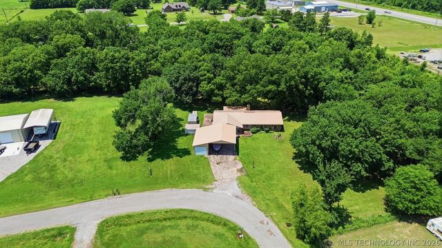 14702 S 334th East Avenue, Coweta, OK 74429