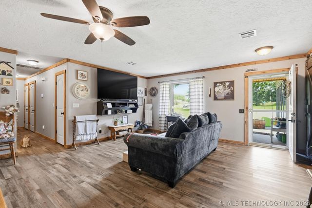 14702 S 334th East Avenue, Coweta, OK 74429