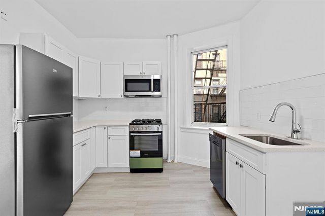 137 Kensington Avenue 405, Jersey City, NJ 07304