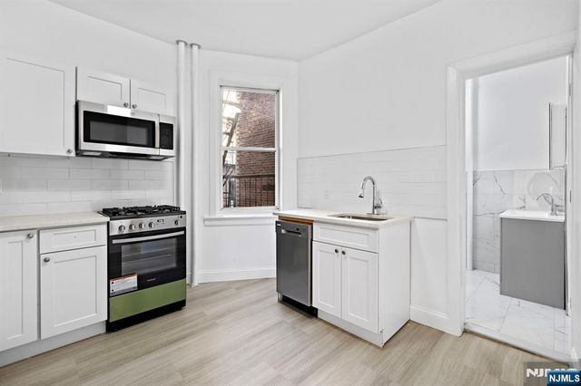 137 Kensington Avenue 405, Jersey City, NJ 07304