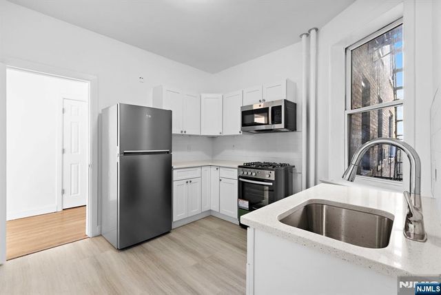 137 Kensington Avenue 405, Jersey City, NJ 07304