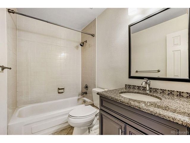 12662 E Warren Dr B, Aurora, CO 80014