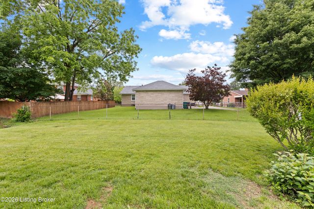 1714 Ormsby Ln, Louisville, KY 40222