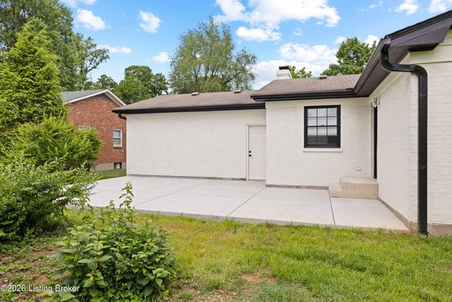 1714 Ormsby Ln, Louisville, KY 40222