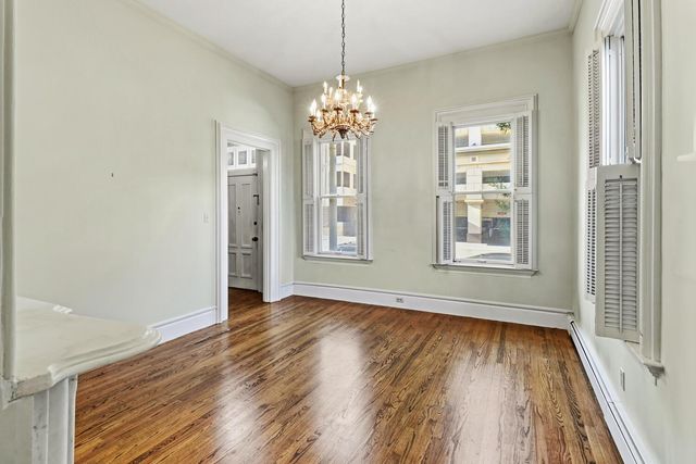 915 11th St, Sacramento, CA 95814