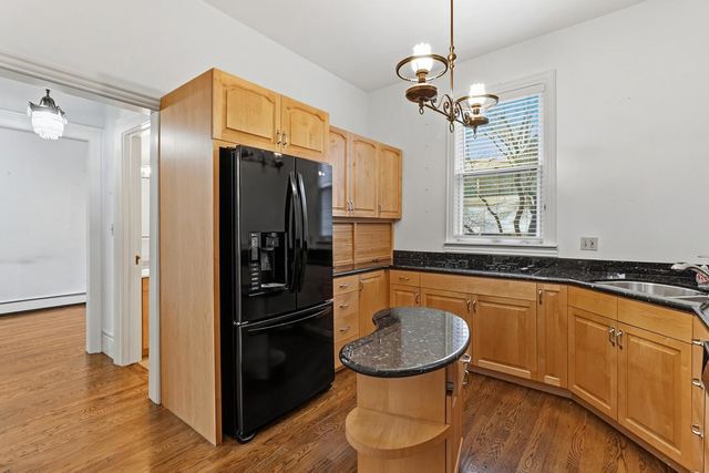 915 11th St, Sacramento, CA 95814