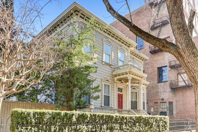 915 11th St, Sacramento, CA 95814