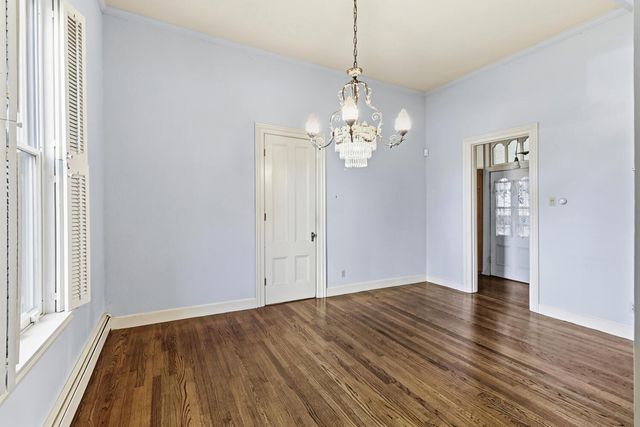 915 11th St, Sacramento, CA 95814