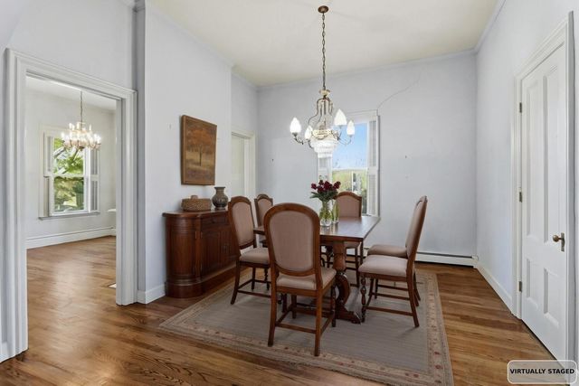 915 11th St, Sacramento, CA 95814