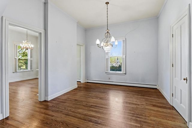 915 11th St, Sacramento, CA 95814