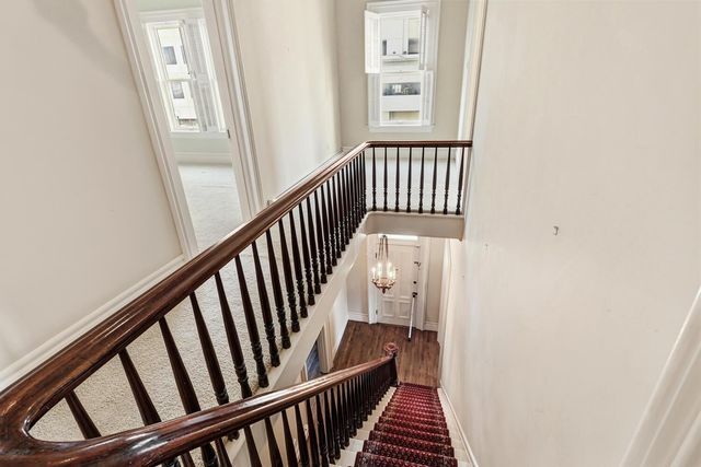 915 11th St, Sacramento, CA 95814