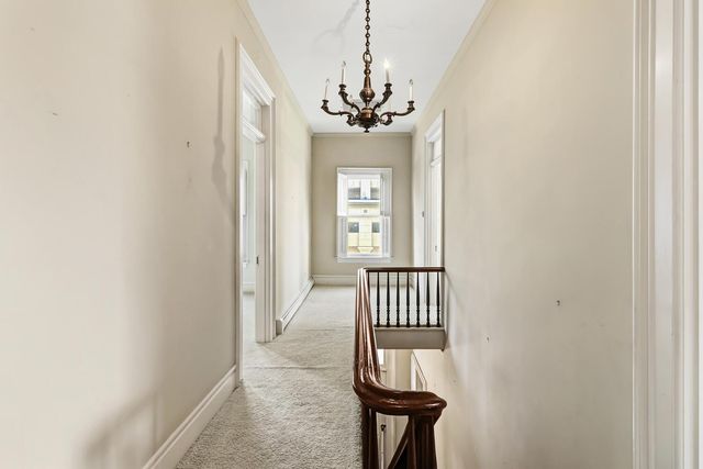 915 11th St, Sacramento, CA 95814