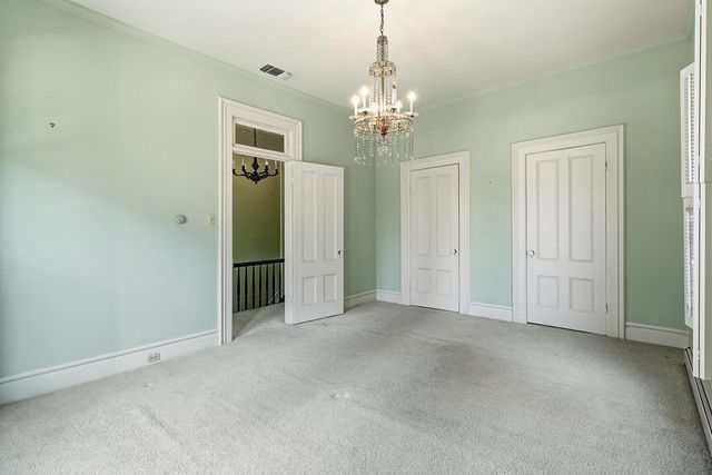 915 11th St, Sacramento, CA 95814