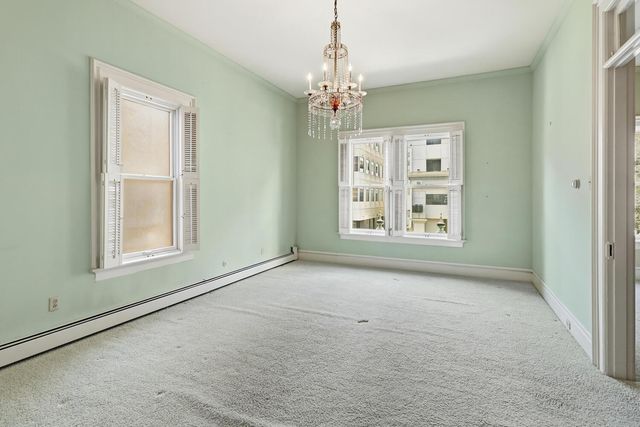 915 11th St, Sacramento, CA 95814