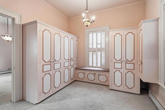 915 11th St, Sacramento, CA 95814