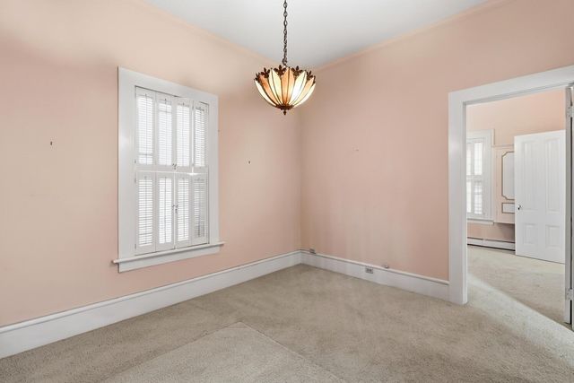 915 11th St, Sacramento, CA 95814