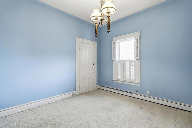 915 11th St, Sacramento, CA 95814