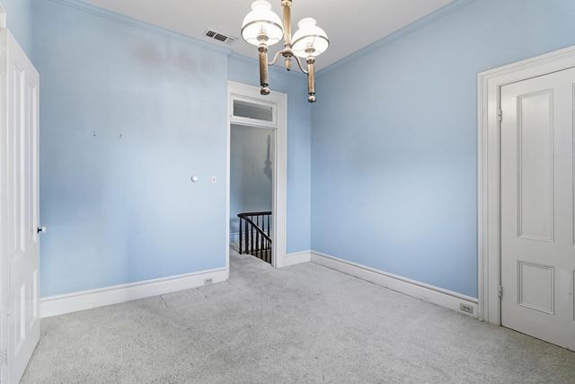 915 11th St, Sacramento, CA 95814