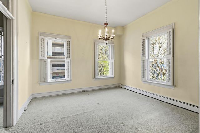 915 11th St, Sacramento, CA 95814