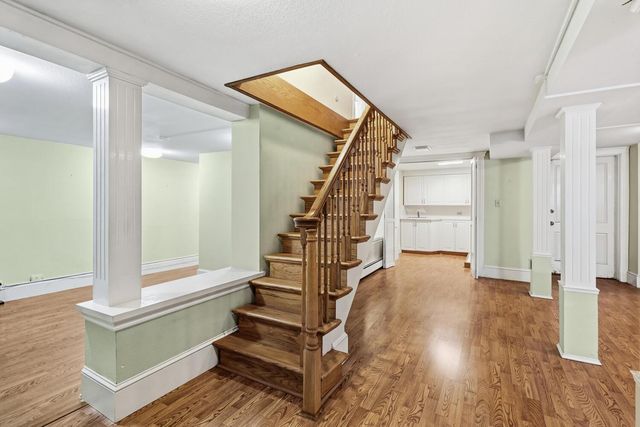 915 11th St, Sacramento, CA 95814