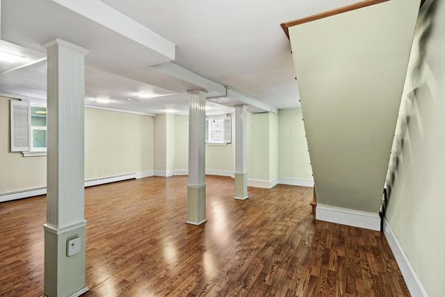 915 11th St, Sacramento, CA 95814