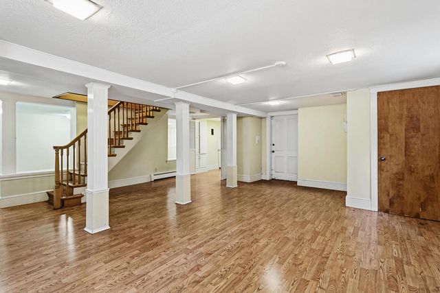 915 11th St, Sacramento, CA 95814