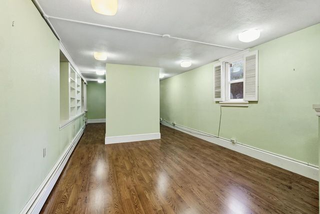 915 11th St, Sacramento, CA 95814