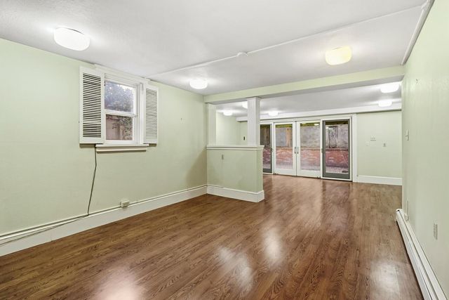 915 11th St, Sacramento, CA 95814