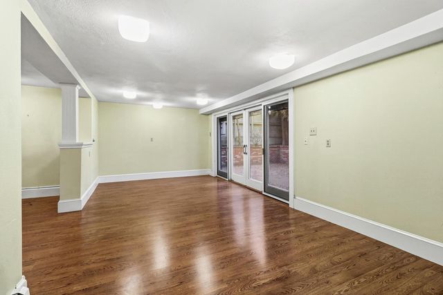 915 11th St, Sacramento, CA 95814