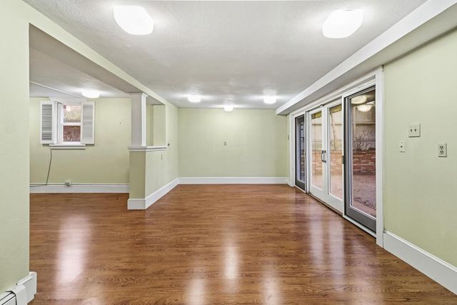 915 11th St, Sacramento, CA 95814