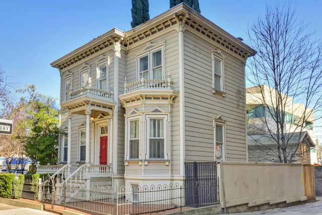 915 11th St, Sacramento, CA 95814