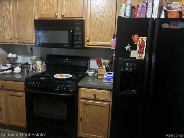 26654 Kirkway Circle, Woodhaven, MI 48183