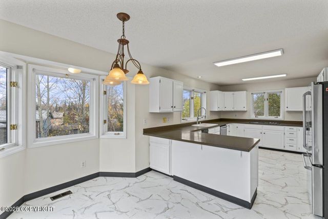 4011 Iona Circle, Anchorage, AK 99507