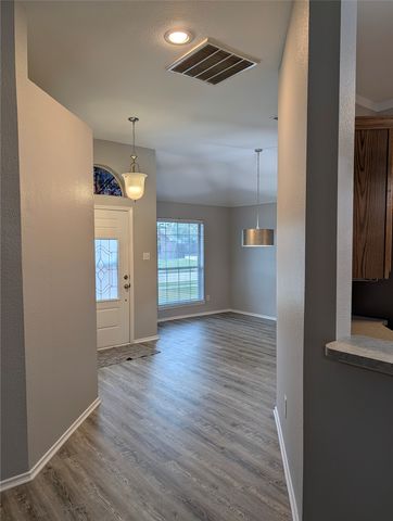 103 Clover Leaf Lane, Red Oak, TX 75154
