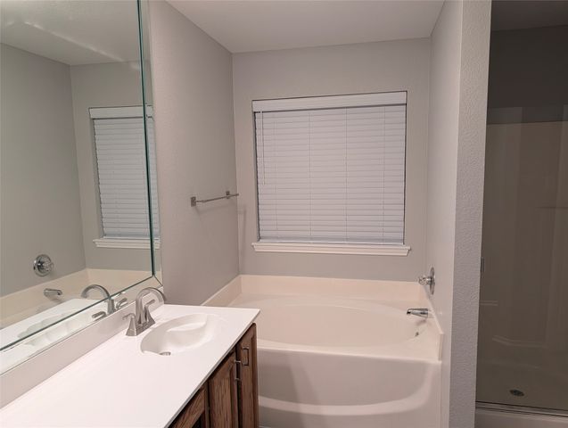 103 Clover Leaf Lane, Red Oak, TX 75154