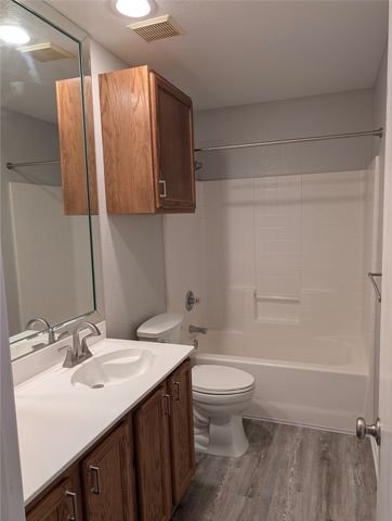 103 Clover Leaf Lane, Red Oak, TX 75154