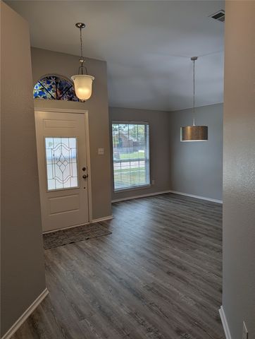 103 Clover Leaf Lane, Red Oak, TX 75154