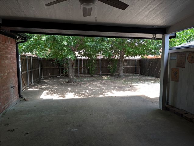 103 Clover Leaf Lane, Red Oak, TX 75154