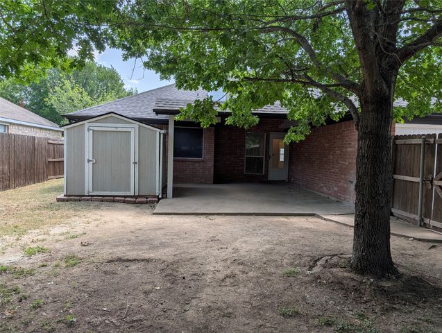 103 Clover Leaf Lane, Red Oak, TX 75154