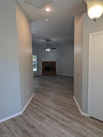 103 Clover Leaf Lane, Red Oak, TX 75154