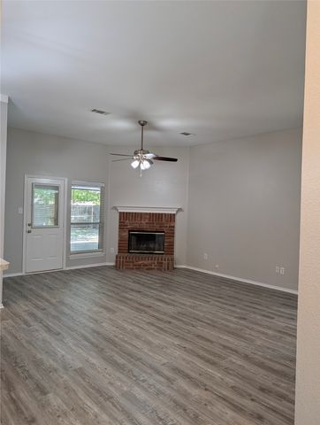 103 Clover Leaf Lane, Red Oak, TX 75154