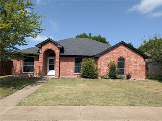 103 Clover Leaf Lane, Red Oak, TX 75154