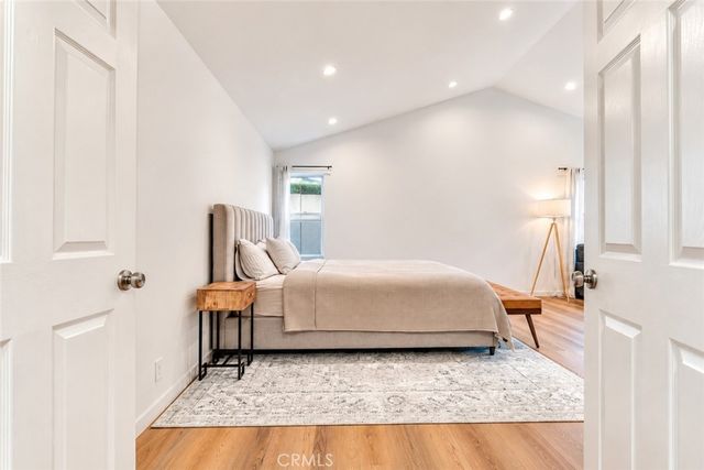 5038 Durant Court, Oak Park, CA 91377