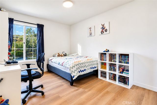 5038 Durant Court, Oak Park, CA 91377